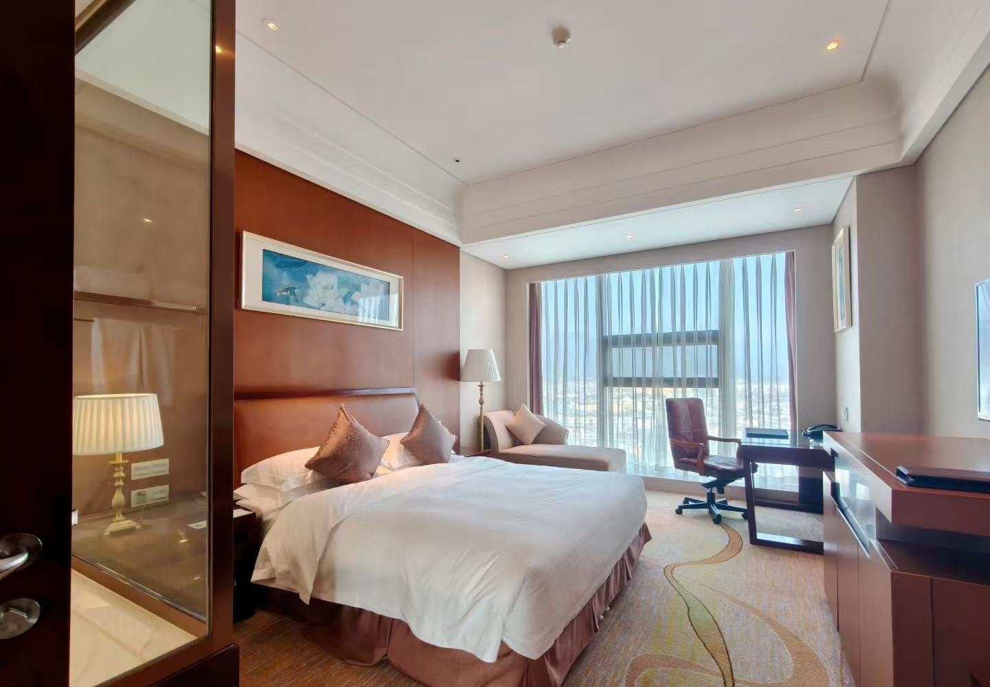 5-Diamond Hotels Throughout