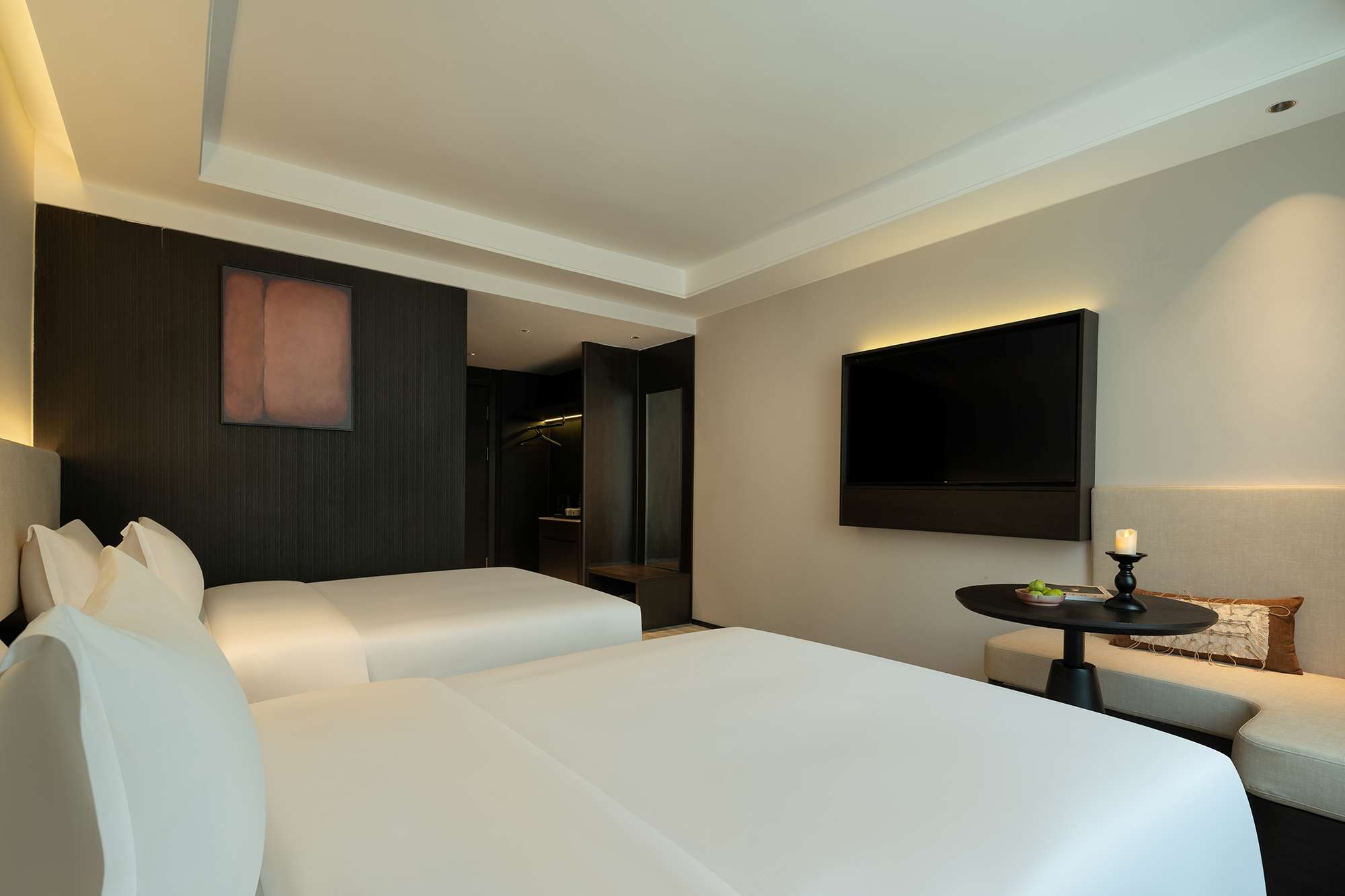 5-Diamond Hotels Throughout
