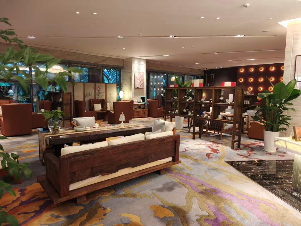 5-Diamond Hotels Throughout